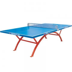 Mesa al aire libre del ping-pong con la tapa de la tabla de la integración